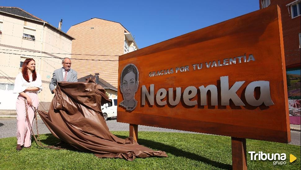 Ponferrada inaugura un monumento en honor a la exconcejal Nevenka Fernández