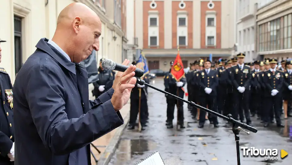 La Policía Nacional recibe como "un gran honor" la calle que León le dedica "con gratitud, respeto y consideración"