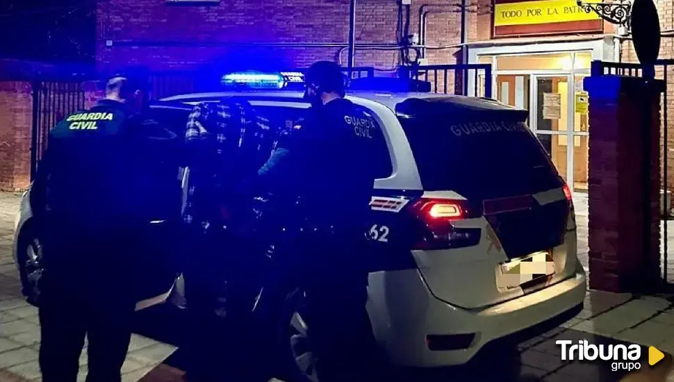 Dos hombres y una mujer, detenidos en Avilés por robar cobre y piezas metálicas en una empresa de León