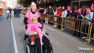 León sale a la calle en su décima cita anual solidaria por la investigación del cáncer de mama