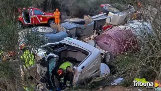 Seis horas de rescate a un conductor de camión que resultó herido en un aparatoso accidente en Santas Martas