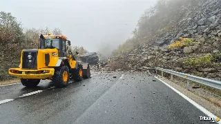 La DGT recomienda a los camiones evitar el Puerto de Pajares para acceder a Asturias tras el derrumbe en la AP-66