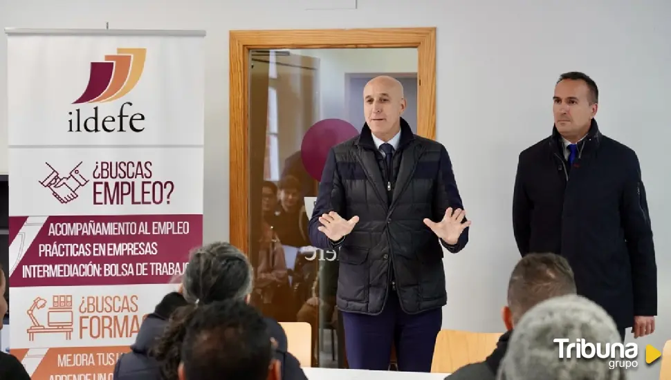 León estrena tres programas que formarán a 40 desempleados en hostelería, albañilería y dependencia