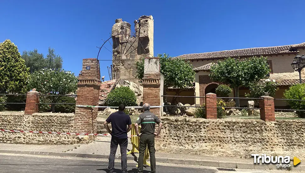 Cae desplomada la torre de la iglesia de Villaturiel 