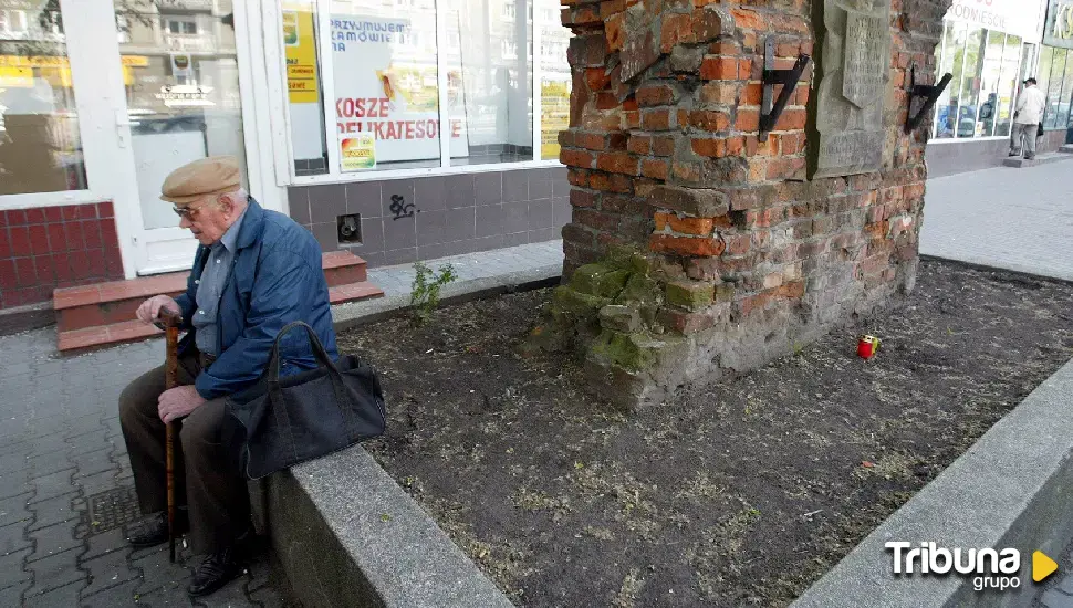 Dos detenidos de 29 y 41 años en Ponferrada por al menos 8 robos a ancianos con la técnica del 'mataleón'