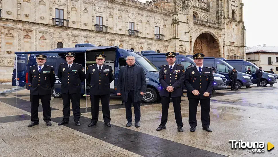 León, Salamanca, Burgos y Valladolid estrenan los vehículos Vidoc: expiden DNI y pasaporte en minutos